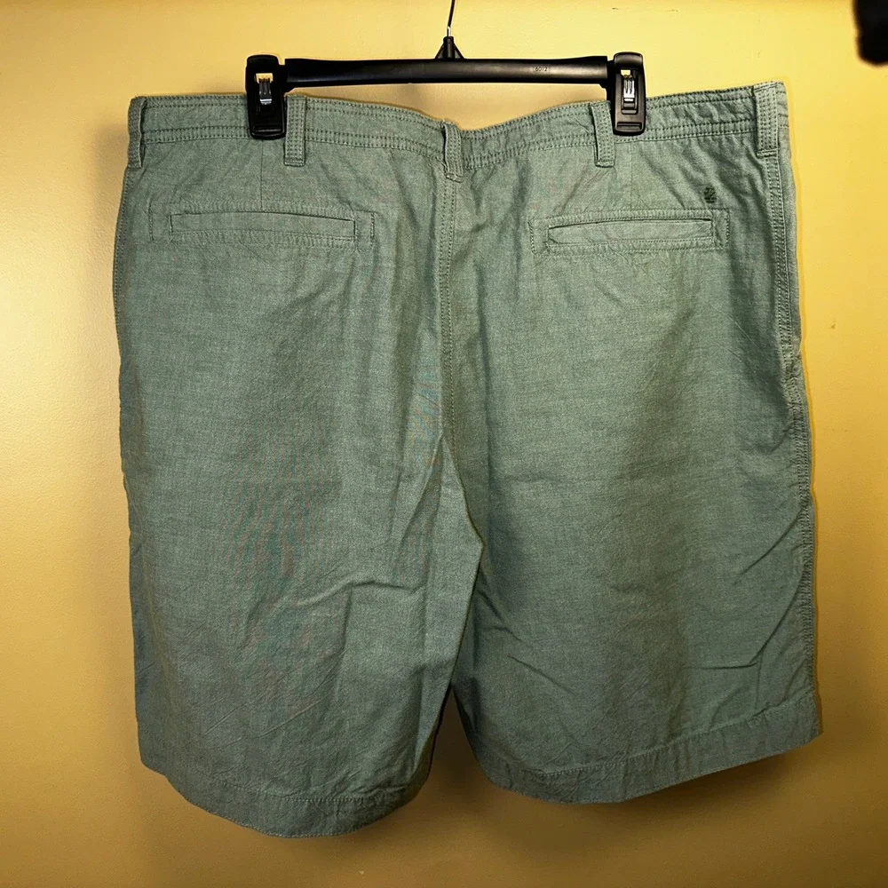 IZOD‎ Mens Luxury Sport Shorts Green Size 40 Casual Chino Style